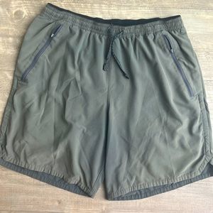 Patagonia Nine Trails Shorts - men's medium - grey